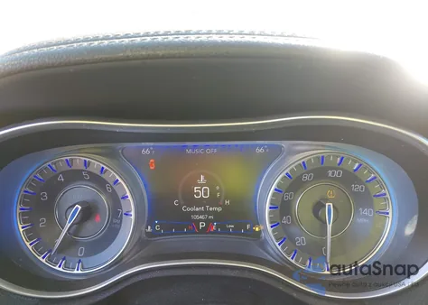 2018 Chrysler 300 Limited z USA, uszkodzony, nr VIN 2C3CCAEGXJH140140